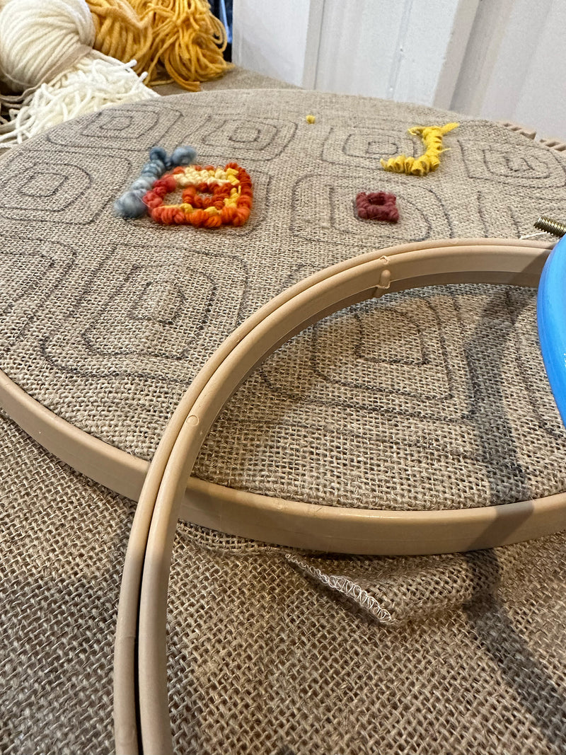 How to Rug Hook using a Hoop Episode 130, Thursday Live Deanne